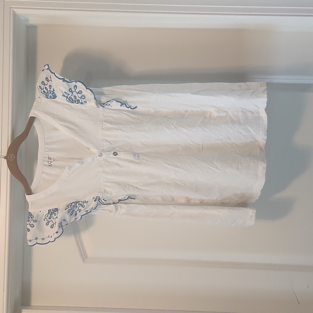 Flutter sleeve top